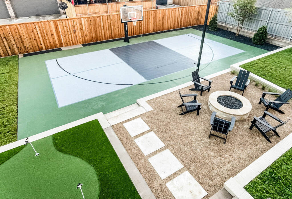Backyard pickleball court with SnapSports surface and LED lighting in Lubbock, TX sport court West Texas